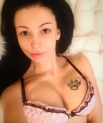Со мной ты окунешься в мир страсти, почувствуешь настоящее наслаждение. У меня нет ограничений, я открыта для экспериментов и новых ощущений. У меня есть роскошные формы и нежные руки, которые проведутся по твоему телу. Отзывы о моей работе только положительные, ведь я делаю все со вкусом и любовью. Встречи провожу в уютной квартире в центре Москвы. ✨ Жду встречи с тобой, мой красавчик! 💋 Майя